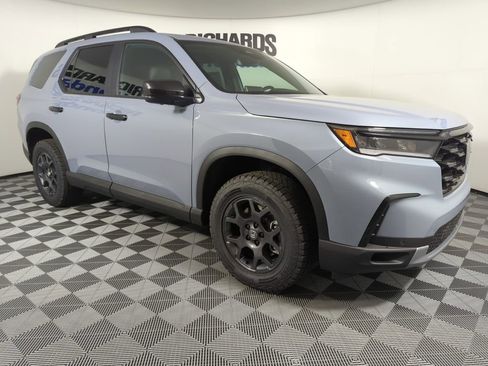 New 2025 Honda Pilot TrailSport image 7