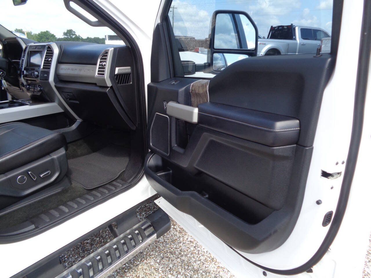 Used 2017 Ford F350 Lariat w/ Chrome Package AWD/4WD image 47