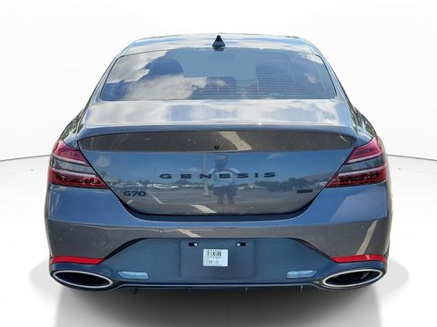 Used 2022 Genesis G70 3.3T RWD image 5