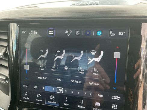 Used 2024 RAM 1500 Laramie image 20