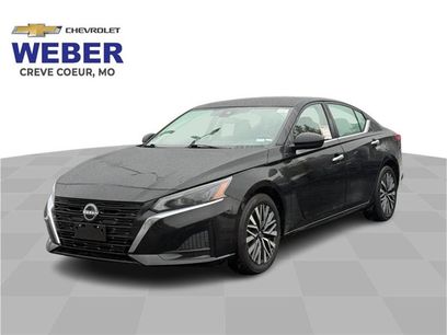 Used 2024 Nissan Altima 2.5 SV