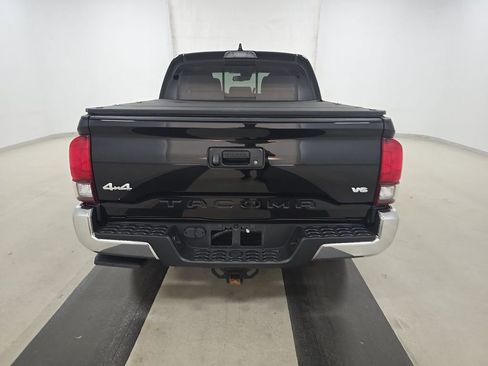 Used 2022 Toyota Tacoma SR5 AWD/4WD image 6