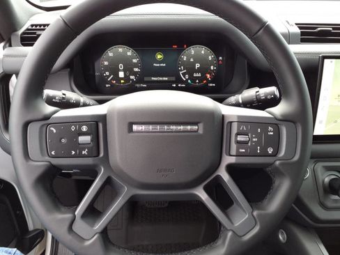 Used 2025 Land Rover Defender 110 S image 14