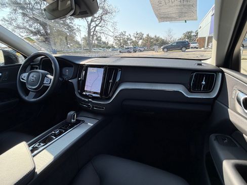 Certified 2025 Volvo XC60 B5 Plus image 13