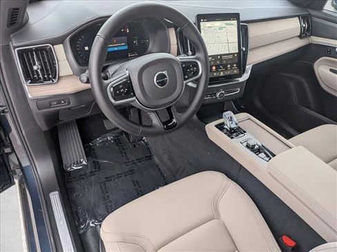 New 2026 Volvo XC90 T8 Plus image 3