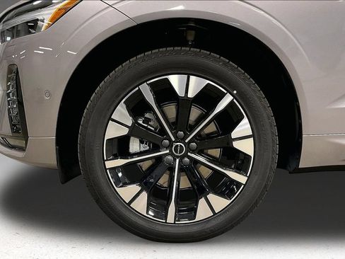 New 2026 Volvo XC60 B5 Plus w/ Protection Package Premier AWD/4WD image 13