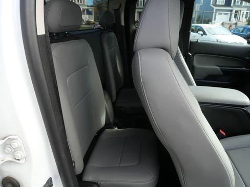 Used 2016 GMC Canyon W/T image 25