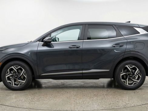 Used 2025 Kia Sportage LX image 5