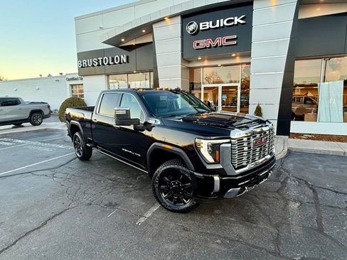 Used 2024 GMC Sierra 2500 Denali w/ Denali Reserve Package image 2