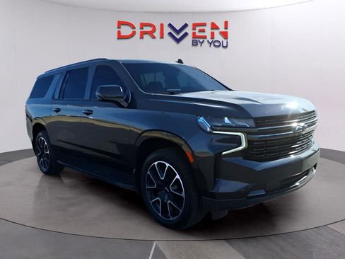 Used 2022 Chevrolet Suburban RST w/ Sport Performance Package image 3