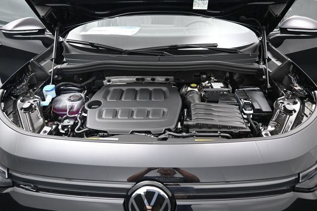 New 2026 Volkswagen Tiguan SE R-Line AWD/4WD image 15