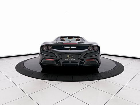 Used 2022 Ferrari F8 Tributo image 16