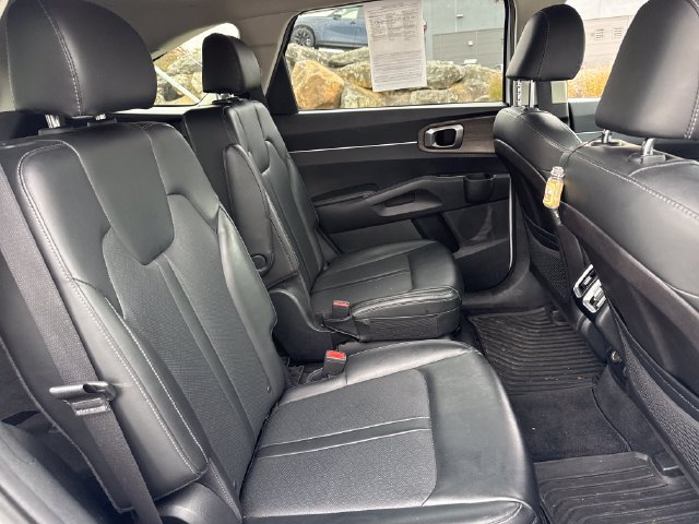 Used 2021 Kia Sorento EX w/ Panoramic Sunroof Package AWD/4WD image 12