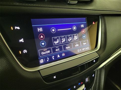 Used 2024 Cadillac XT5 Sportv w/ Technology Package image 16