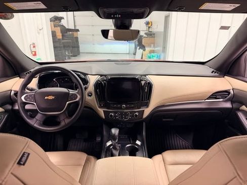 Certified 2023 Chevrolet Traverse LT w/ LT Premium Package FWD image 21