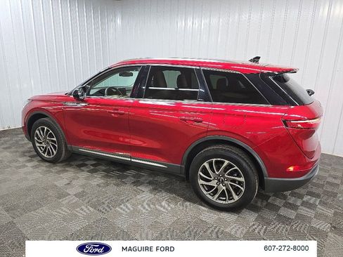 Used 2022 Lincoln Corsair AWD w/ Equipment Group 101A image 5