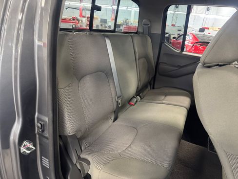 Used 2020 Nissan Frontier SV RWD image 17