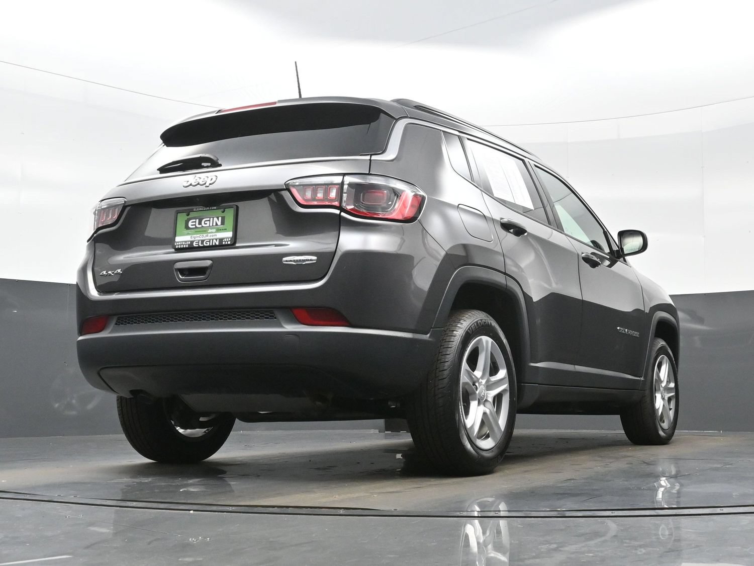 Used 2023 Jeep Compass Latitude w/ Convenience Group AWD/4WD image 33