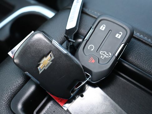 Used 2019 Chevrolet Silverado 1500 LTZ AWD/4WD image 31