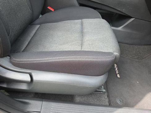 Certified 2024 Nissan Rogue SV FWD image 41