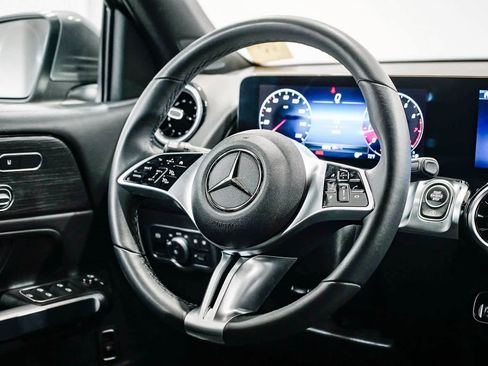 Used 2026 Mercedes-Benz GLB 250 image 14