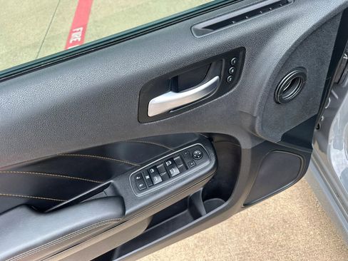 Used 2017 Dodge Charger R/T RWD image 31