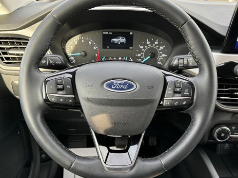 Used 2022 Ford Escape SE w/ Cold Weather Package image 11