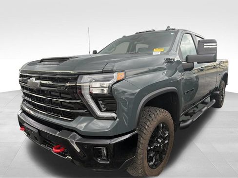 Used 2025 Chevrolet Silverado 2500 LT w/ Trail Boss Package AWD/4WD image 9