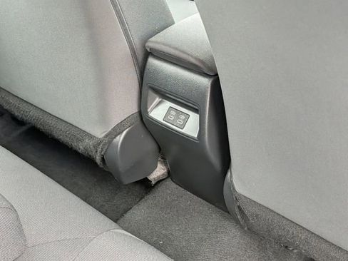 Used 2024 Toyota Corolla LE FWD image 31