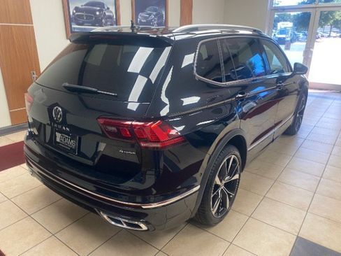 Used 2024 Volkswagen Tiguan SEL R-Line AWD/4WD image 2