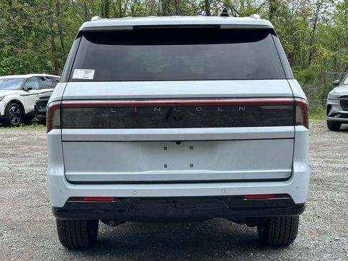 New 2026 Lincoln Navigator L Reserve AWD/4WD image 5