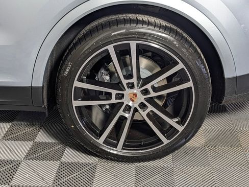 New 2026 Porsche Cayenne image 12