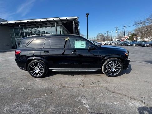 New 2026 Mercedes-Benz GLS 580 GLS 580 image 2