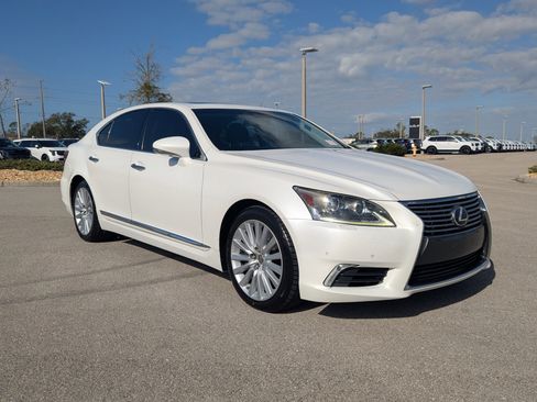 Used 2014 Lexus LS 460 AWD w/ Comfort Package image 2