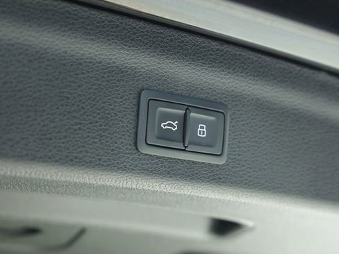 Used 2019 Audi Q3 2.0T Premium Plus image 40