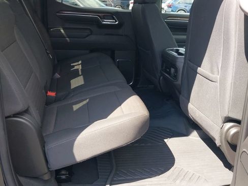Used 2025 Chevrolet Silverado 1500 LT Trail Boss w/ Convenience Package II AWD/4WD image 11