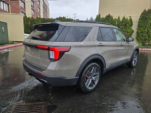 New 2026 Ford Explorer ST-Line w/ ST-Line Street Pack AWD/4WD image 5