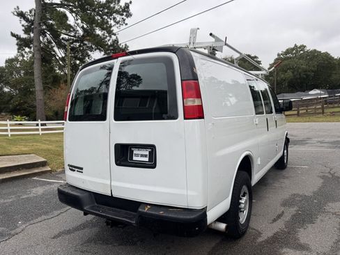 Used 2014 Chevrolet Express 2500 image 3