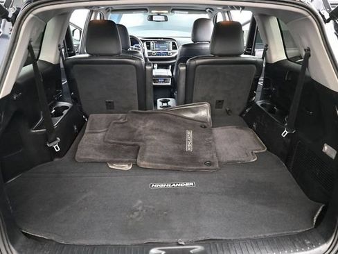 Used 2015 Toyota Highlander Limited AWD/4WD image 18