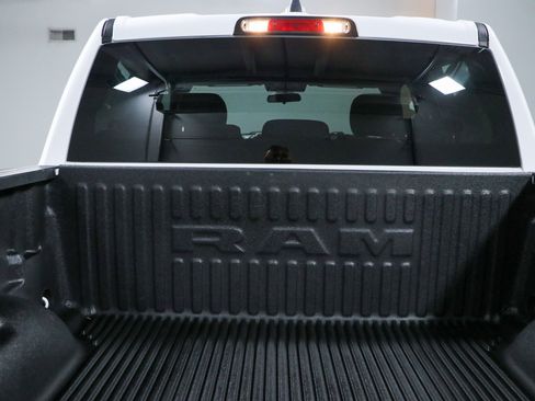 Used 2022 RAM 1500 Big Horn AWD/4WD image 29