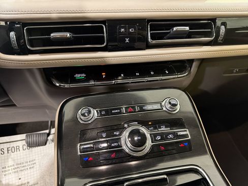 Used 2022 Lincoln Nautilus FWD image 20