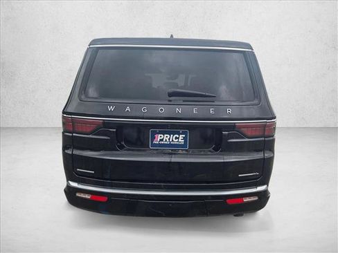 Used 2023 Jeep Wagoneer L Series II AWD/4WD image 6