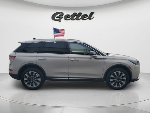 Used 2022 Lincoln Corsair Reserve w/ Elements Package FWD image 4