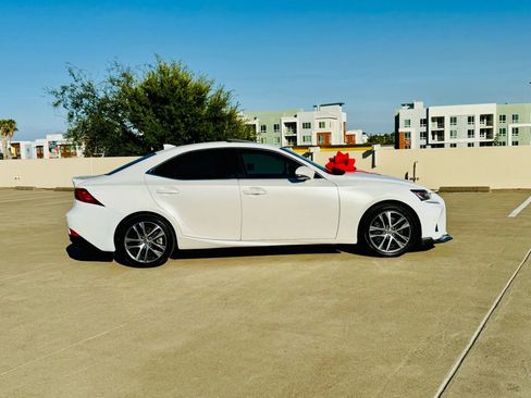 Used 2020 Lexus IS 300 w/ Premium Package image 11