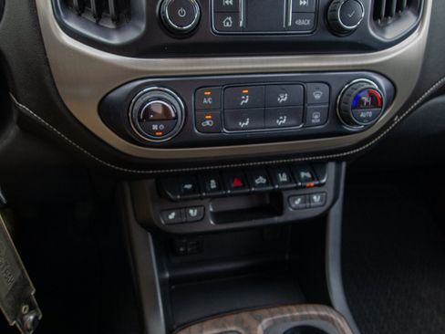 Used 2022 GMC Canyon Denali AWD/4WD image 18