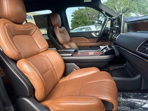 Used 2020 Lincoln Navigator Reserve w/ Equipment Group 208A Reserve AWD/4WD image 8
