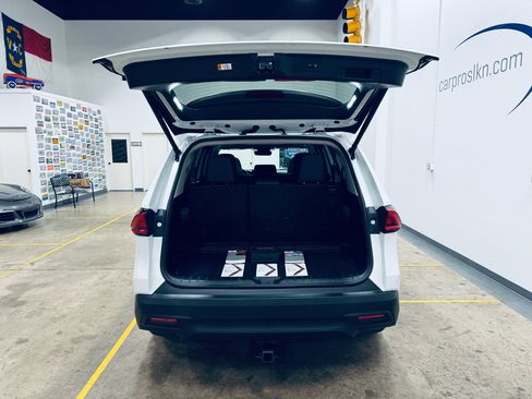 Used 2024 Toyota Grand Highlander AWD Hybrid image 27