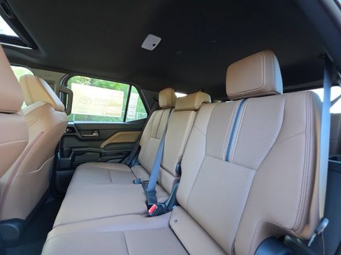 New 2026 Toyota 4Runner Limited AWD/4WD image 22