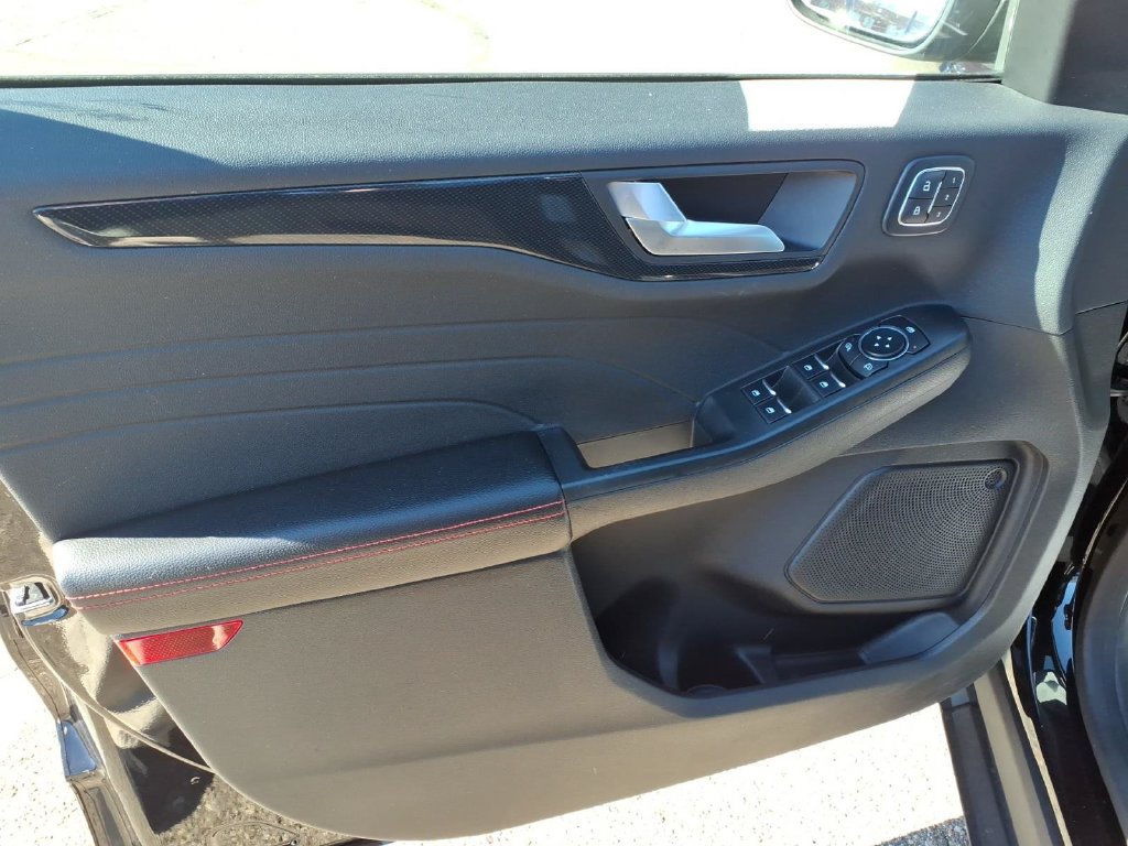 Used 2023 Ford Escape ST-Line Elite AWD/4WD image 12