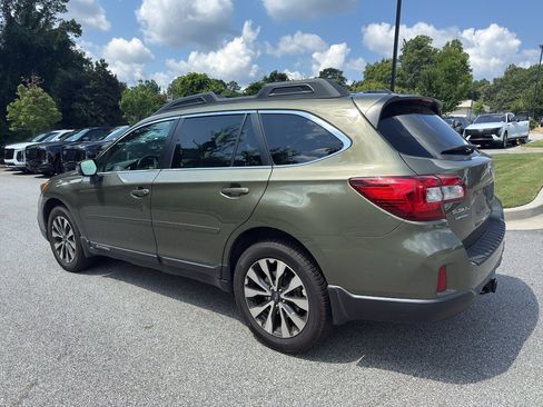 Used 2015 Subaru Outback 2.5i Limited AWD/4WD image 2